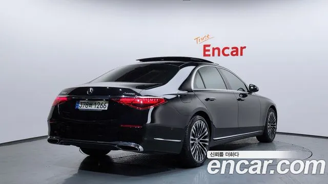 Mercedes-Benz S-Class — Фото автомобиля 2