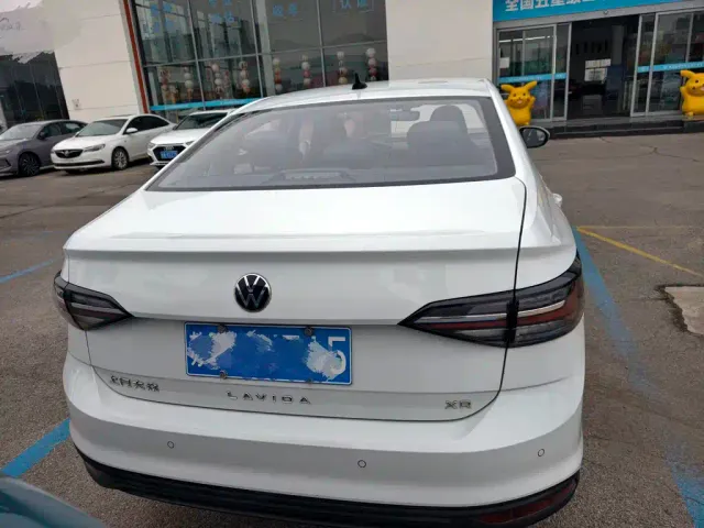 Volkswagen Lavida — Фото автомобиля 5