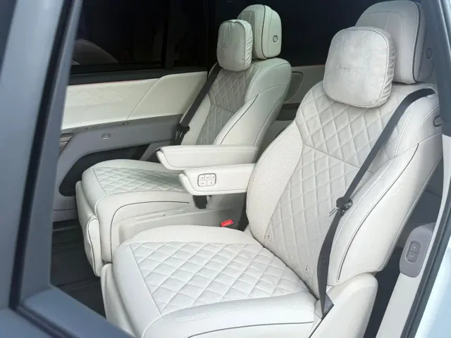 Li Auto i9 — Фото автомобиля 7