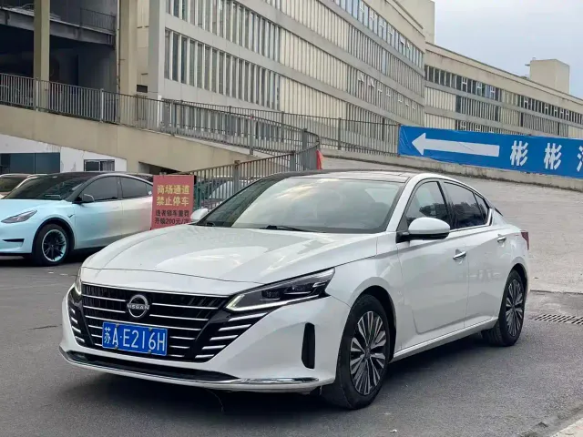 Nissan Teana — Фото автомобиля 3