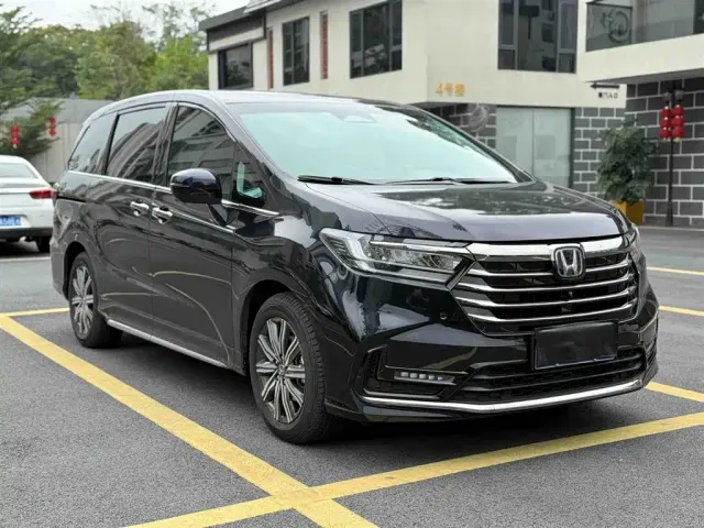 Honda Odyssey — Фото автомобиля 3