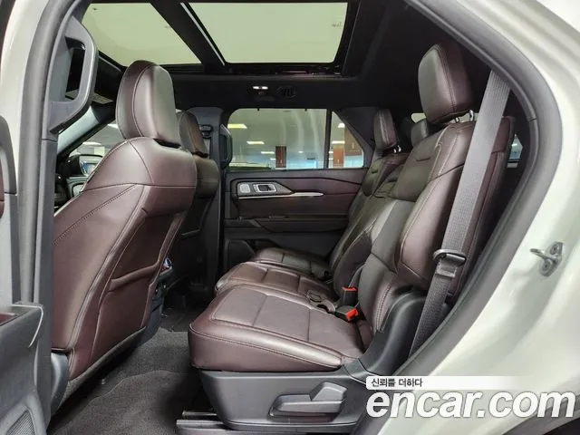 Ford Explorer — Фото автомобиля 11