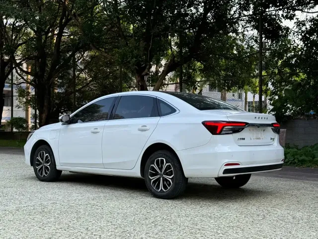 Roewe Roewe i6 MAX EV 2022 EV 500 Sunroof Premium — Фото автомобиля 2