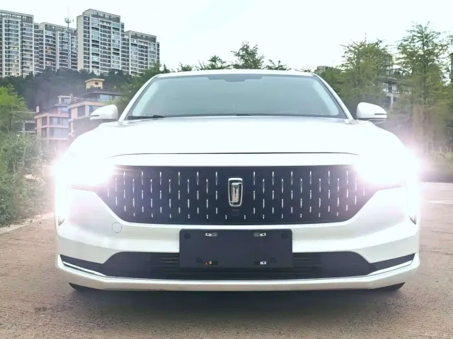 Bestune B70 — Фото автомобиля 2