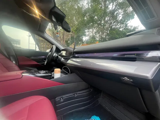 BMW 5 Series — Фото автомобиля 10