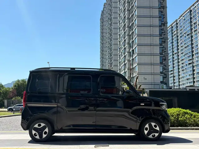Wuling Zhiguang NEV — Фото автомобиля 5