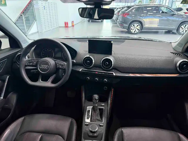 Audi Q2L — Фото автомобиля 17