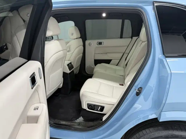Li Auto L7 — Фото автомобиля 9