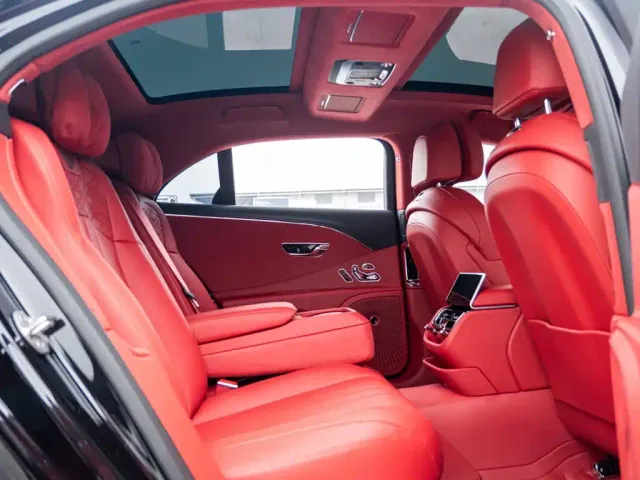 Bentley Flying Spur — Фото автомобиля 13