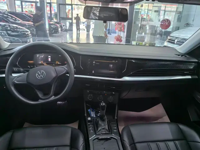 Volkswagen Passat — Фото автомобиля 7