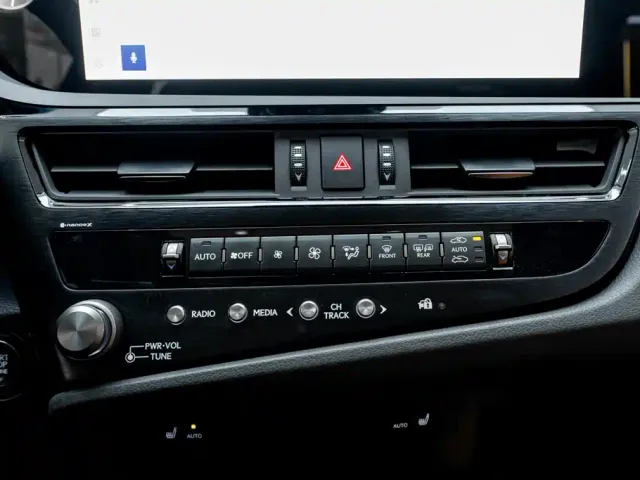 Lexus ES — Фото автомобиля 21