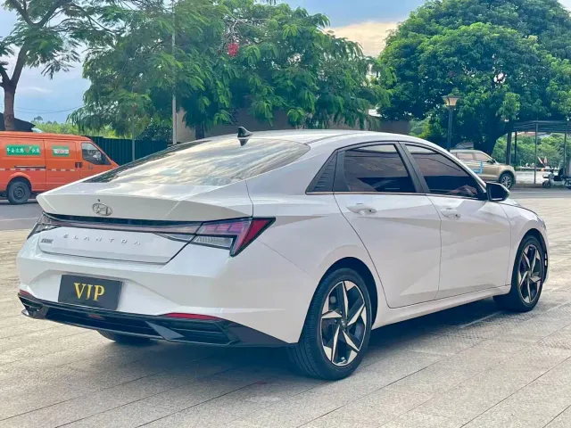 Hyundai Elantra — Фото автомобиля 7