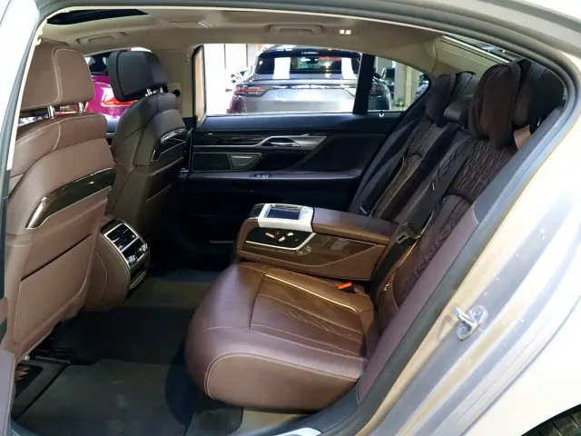 BMW BMW 7 Series 2021 Model 730Li Luxury Package — Фото автомобиля 17