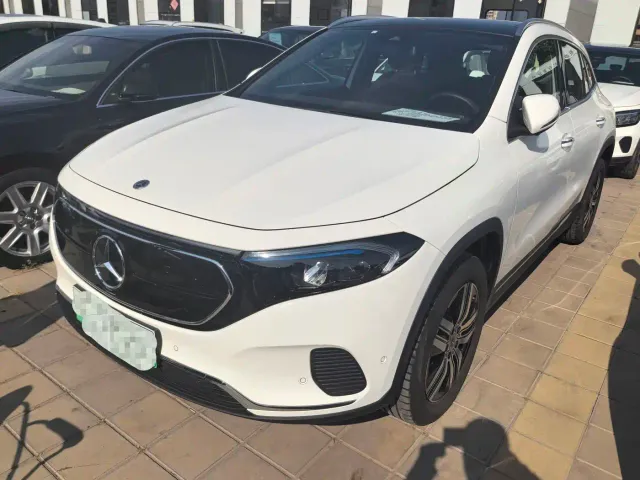 Фотография автомобиля — Mercedes-Benz EQA