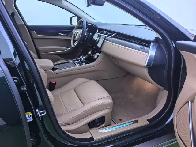 Jaguar XFL — Фото автомобиля 17