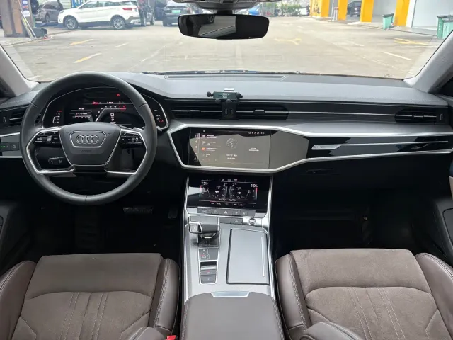 Audi A7L — Фото автомобиля 10