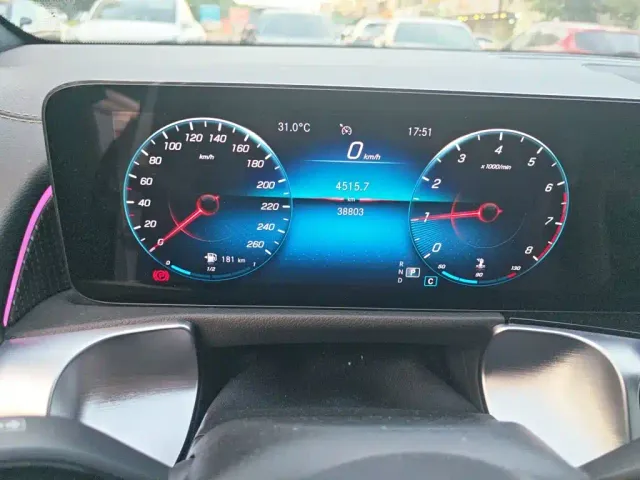 Mercedes-Benz GLB-Class — Фото автомобиля 13