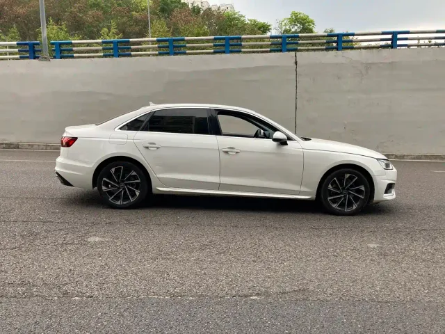 Audi A4L — Фото автомобиля 10