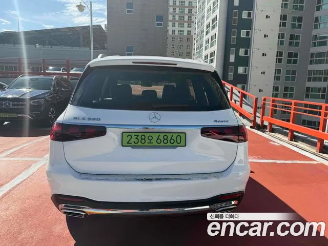 Mercedes-Benz GLS-Class — Фото автомобиля 3