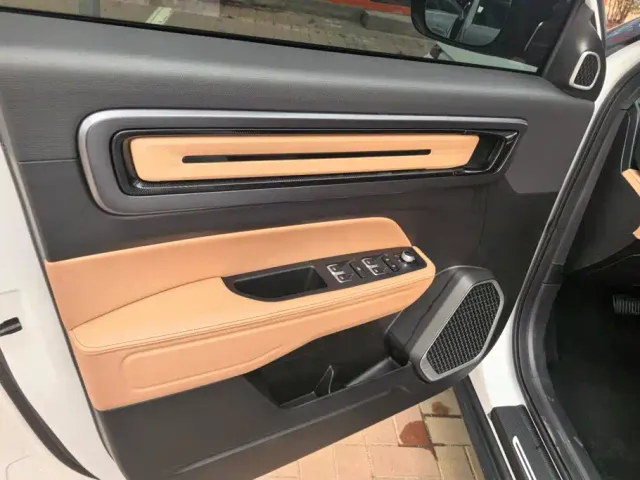 Geely ICON — Фото автомобиля 7