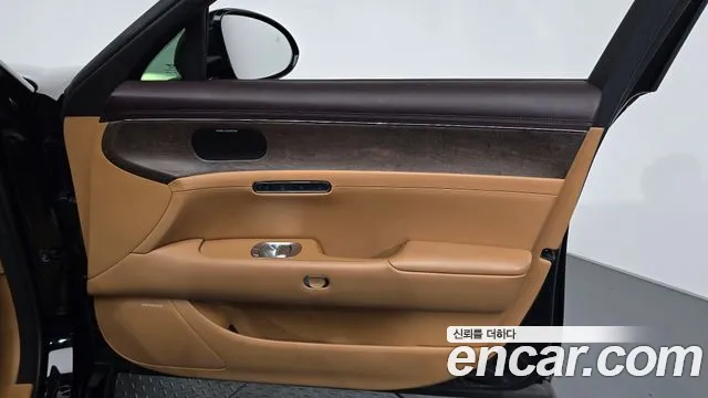 Genesis G90 Бензин 3.5 турбо AWD — Фото автомобиля 21