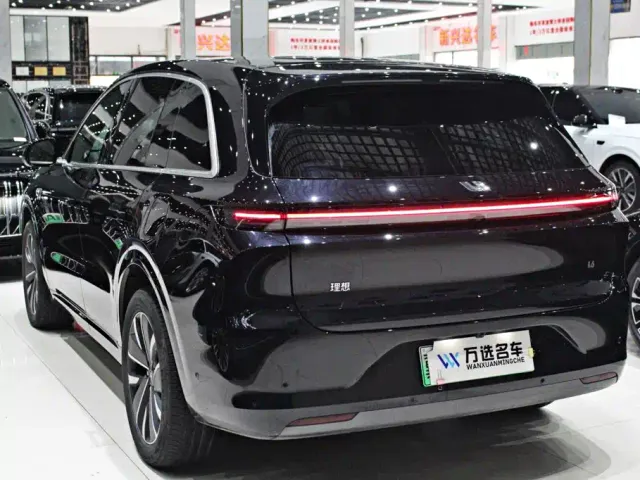 Li Auto L6 — Фото автомобиля 15