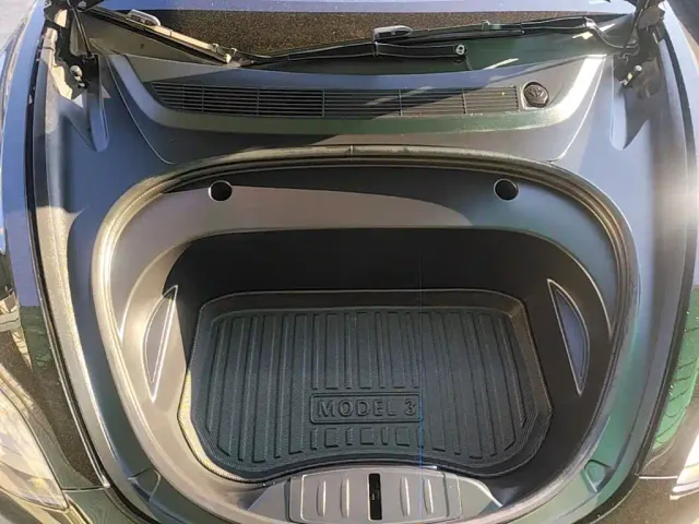 Tesla Model 3 — Фото автомобиля 19