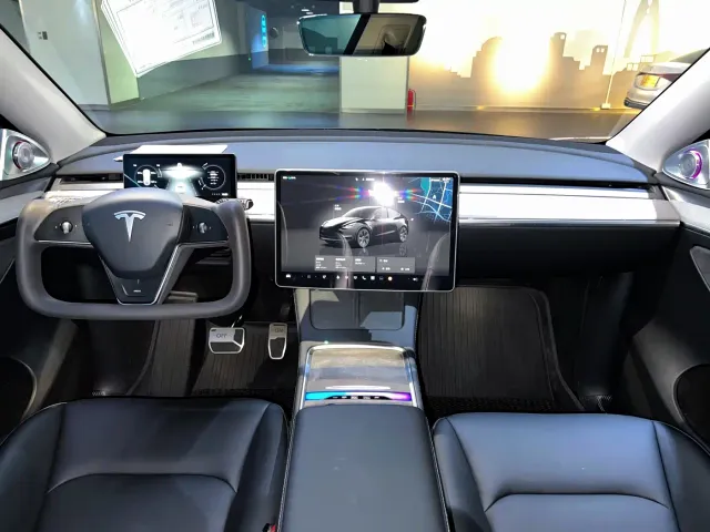 Tesla Model Y — Фото автомобиля 4