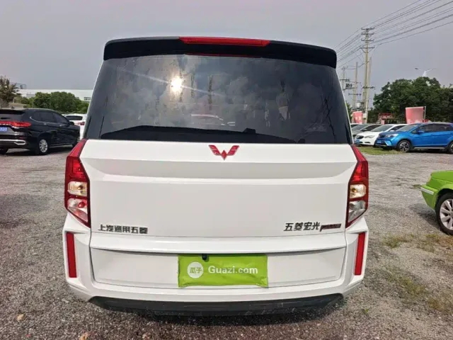 Wuling Hongguang Plus — Фото автомобиля 5