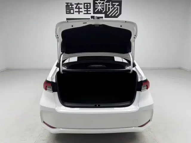 Toyota Corolla — Фото автомобиля 10