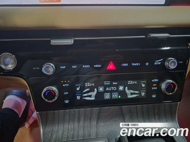 Genesis G80 Бензин 2.5 турбо AWD — Фото автомобиля 15