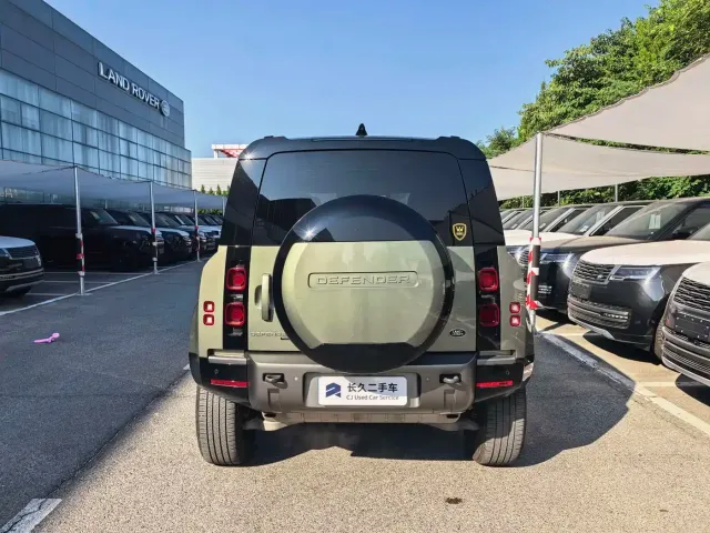 Land Rover Defender — Фото автомобиля 5