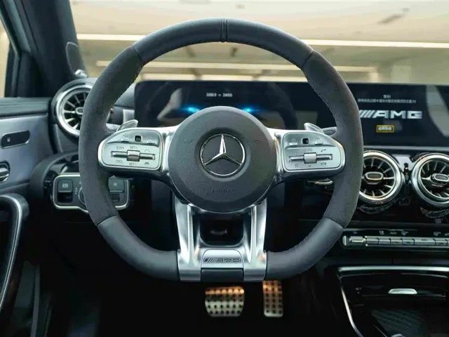 Mercedes-Benz Mercedes-Benz A-Class AMG (Import) 2020 AMG A 45 4MATIC+ — Фото автомобиля 16