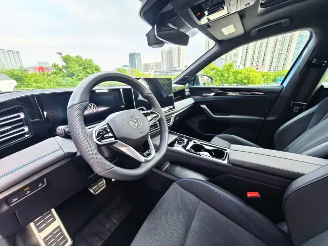 Volkswagen Tiguan L — Фото автомобиля 9