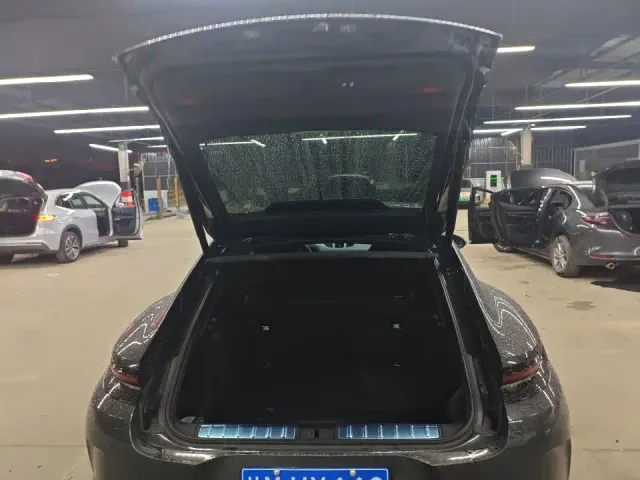 Porsche Panamera — Фото автомобиля 15