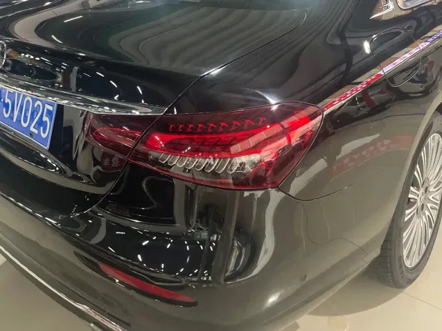 Mercedes-Benz E-Class — Фото автомобиля 16