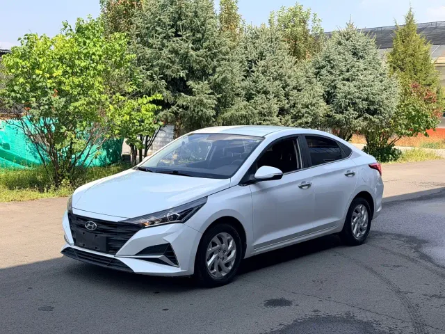 Hyundai Verna — Фото автомобиля 3