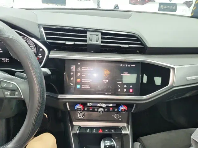 Audi Q3 — Фото автомобиля 12