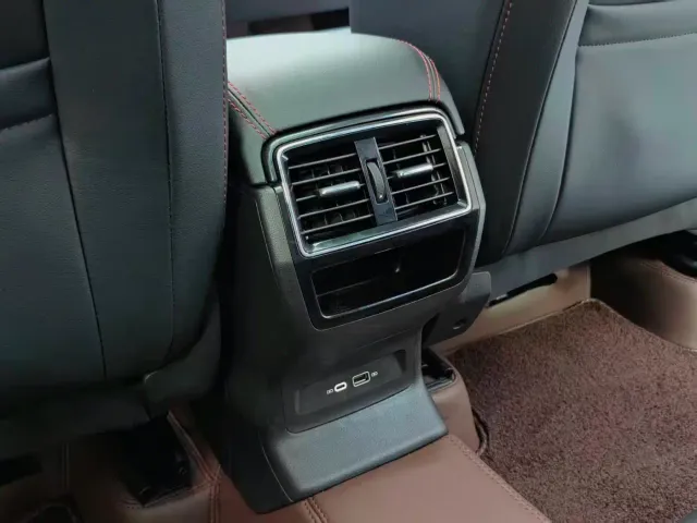 Skoda Karoq — Фото автомобиля 18