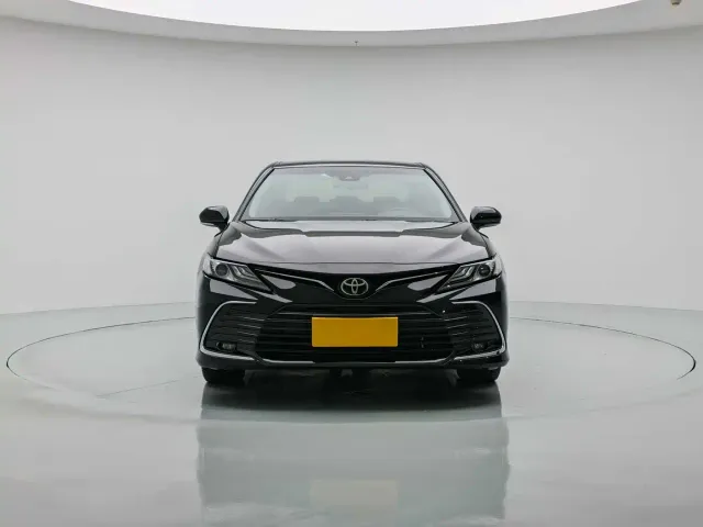 Toyota Camry — Фото автомобиля 2