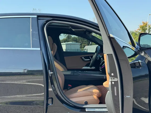 Mercedes-Benz E-Class — Фото автомобиля 13