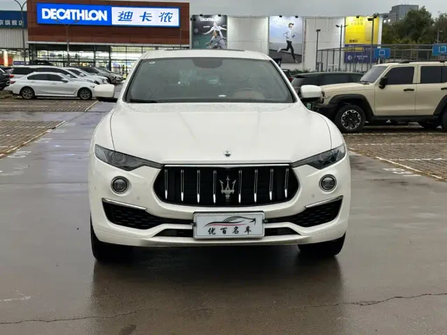 Maserati Levante — Фото автомобиля 2