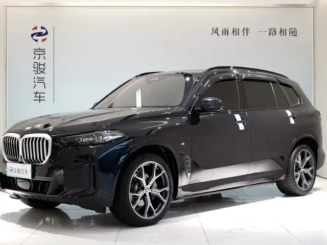 Фотография автомобиля — BMW X5