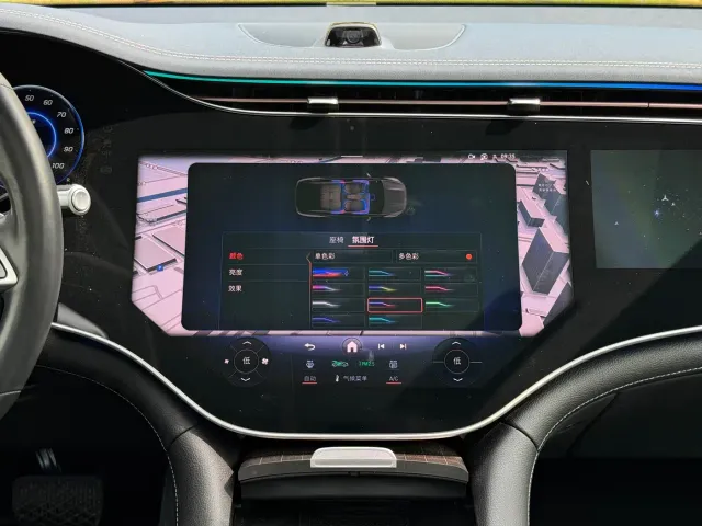 Mercedes-Benz EQS SUV — Фото автомобиля 22