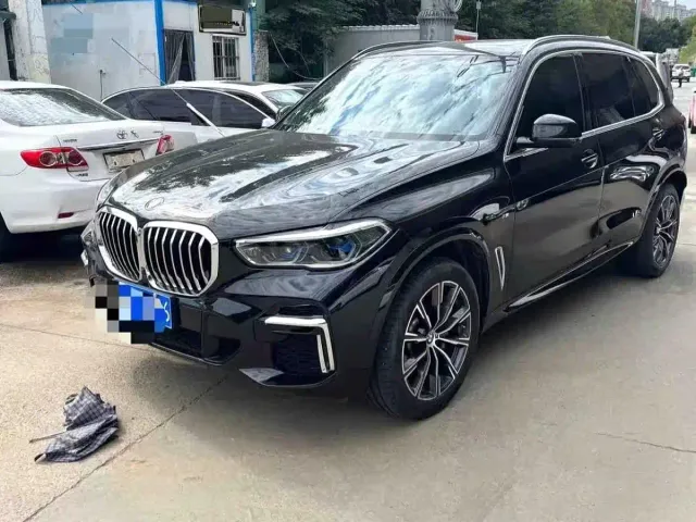 Фотография автомобиля — BMW X5