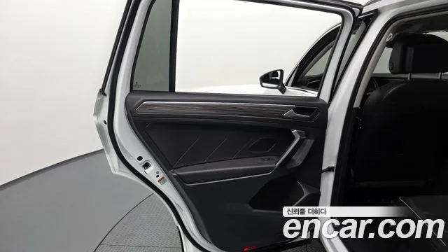 Volkswagen Tiguan — Фото автомобиля 14
