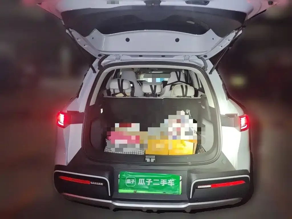 BYD Yuan UP 2025 Model 301KM Navigator — Фото автомобиля 15