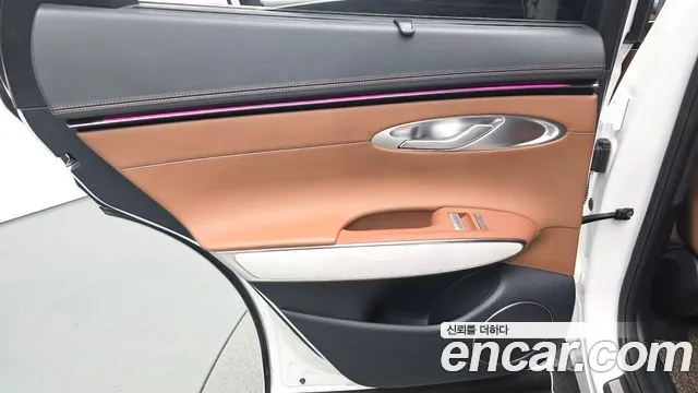 Genesis GV70 2.5T Бензин 2WD — Фото автомобиля 24