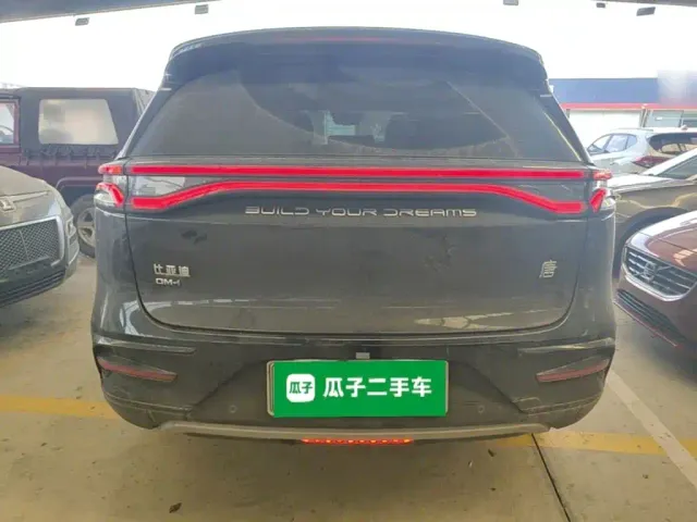 BYD Tang — Фото автомобиля 3