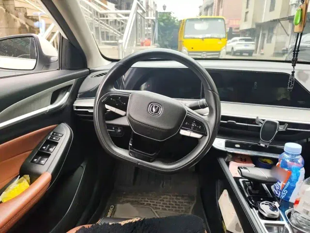 Changan Eado — Фото автомобиля 2